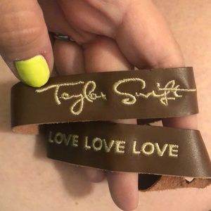 Taylor Swift love bracelet